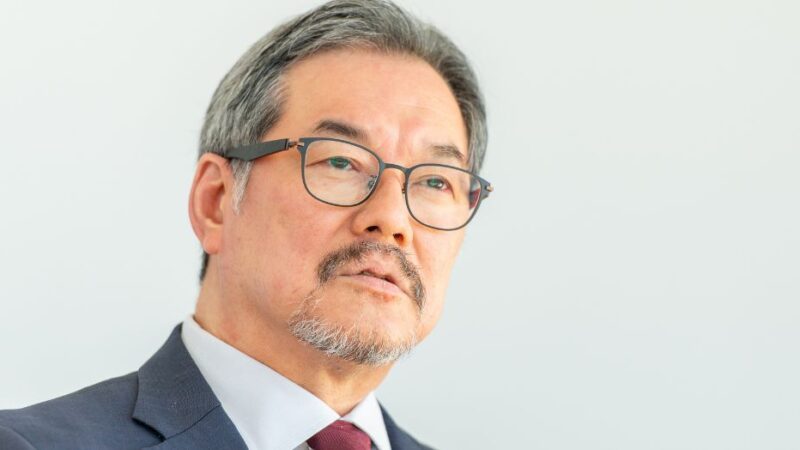 「議論を尽くし、理解を得る」組織変革 ― テルモCFO・萩本氏に聞く